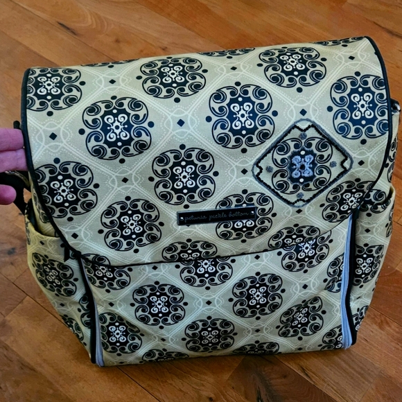 Petunia Pickle bottom diaper bag - Picture 1 of 4